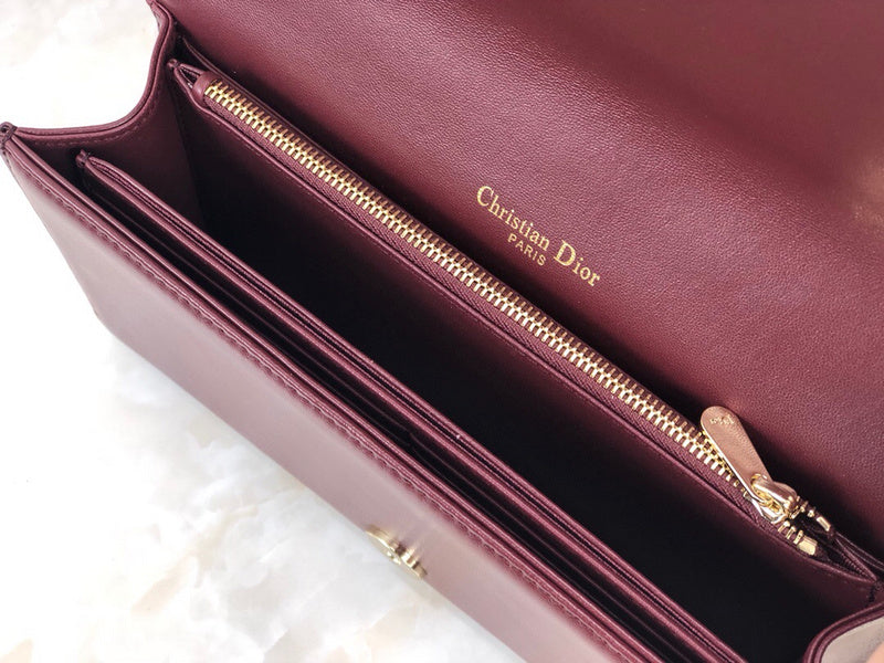 Side profile of signature structured women's handbag – women's everyday handbag