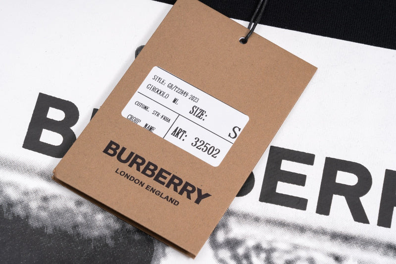 Back view of Burberry luxury piece style No.516