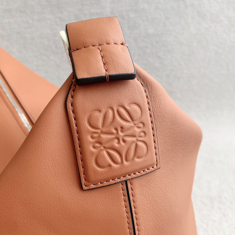 Ziva's Charm handbag – close-up view (33cm*30cm*16cm)