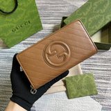 Front view of modern polished women's handbag – women's everyday handbag