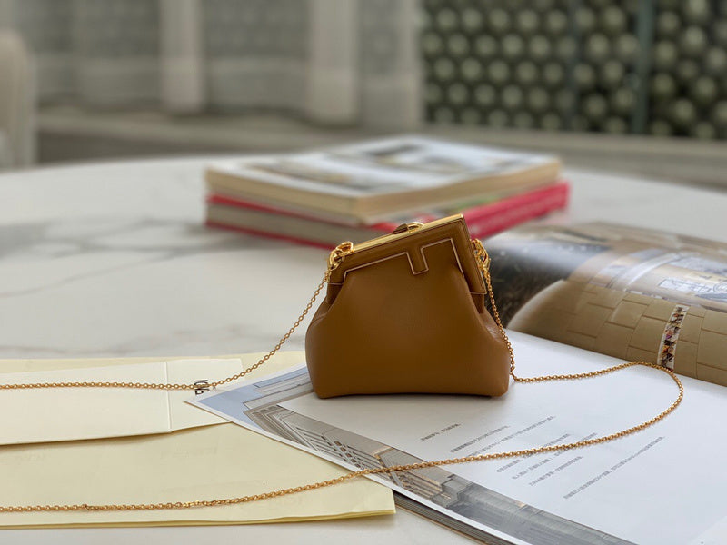 Ziva's Charm handbag – full view (Standard Size)