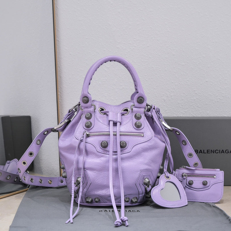 Zivas Charm Versatile Design Statement Handbag (Timeless Wardrobe Addition) – Front View 3