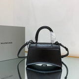 Zivas Charm Chic Craftsmanship Statement Handbag (Contemporary Shape Language) – Detail View