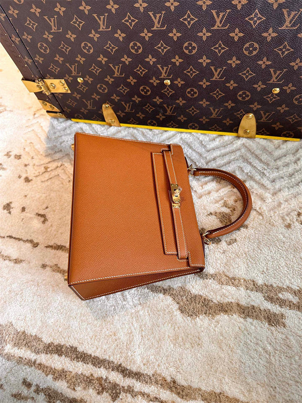 Modern handbag styled for everyday wear