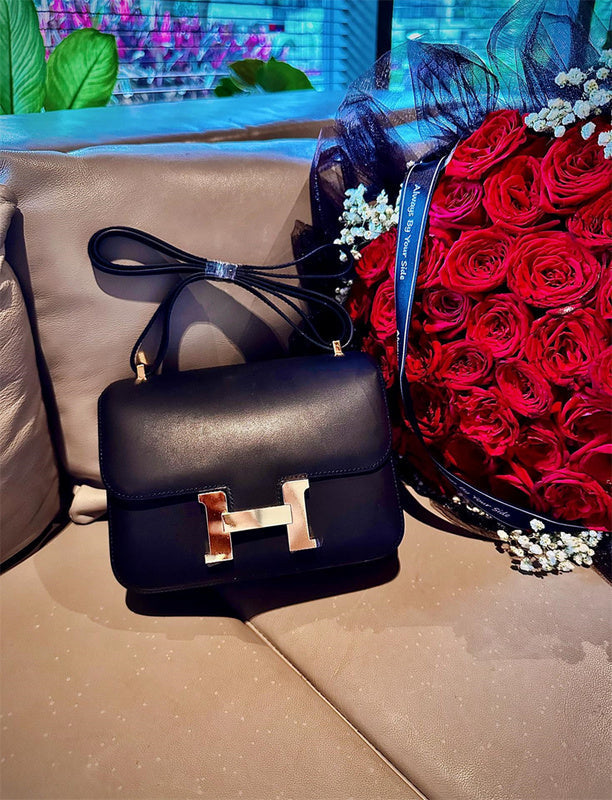  sophisticated handbag styled with outfit 12