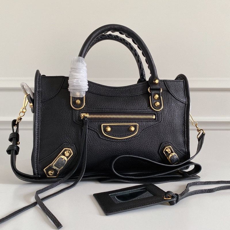 Zivas Charm Contemporary Flair Statement Handbag (Premium Everyday Carry) – Lifestyle Shot