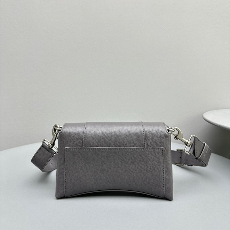 Zivas Charm Polished Finish Statement Handbag (Effortless Style Upgrade) – Full Silhouette