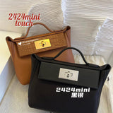  Refined structured bag carried on shoulder