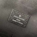 Side profile of everyday-luxe signature women's handbag – women's everyday handbag