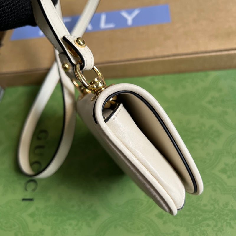 Front view of signature classic women's handbag – women's everyday handbag