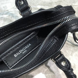 Chic Faux Leather Handbag - Everyday Elegance | Women's Luxury Handbag #695 - texture close-up (image 9) of designer-inspired handbag