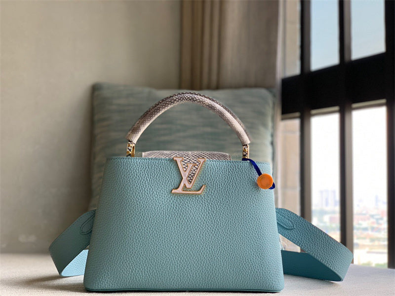 Graceful carryall bag front view 19