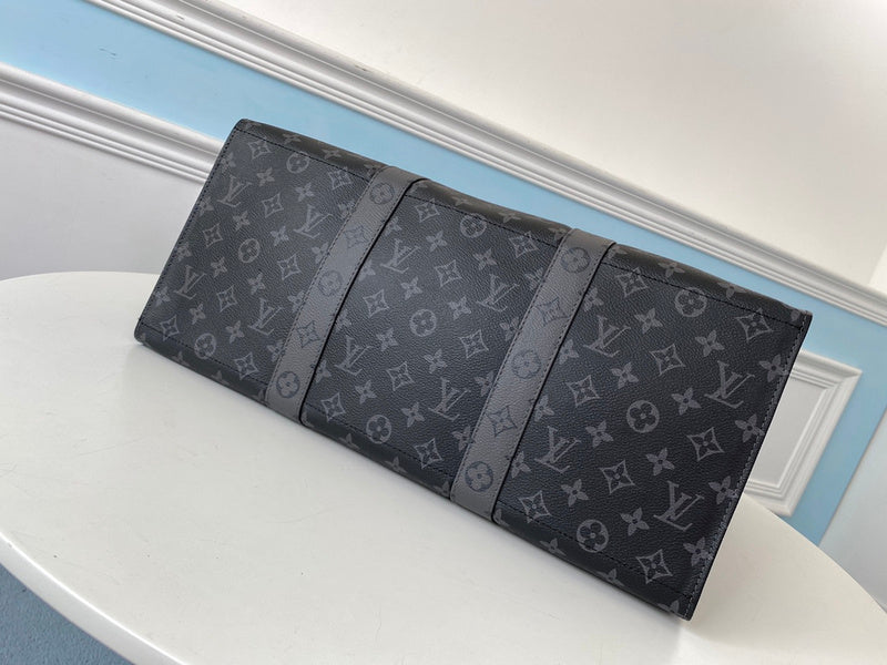 Close-up detail of chic everyday-luxe women's handbag – women's premium purse