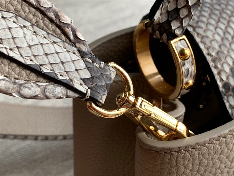  structured shopper bag detail view showing craftsmanship 14