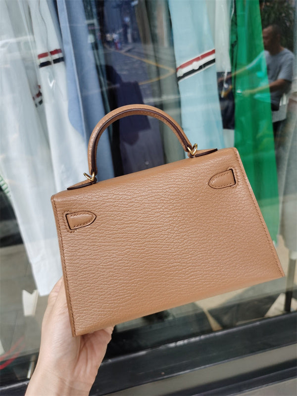  structured bag interior and compartment view 15