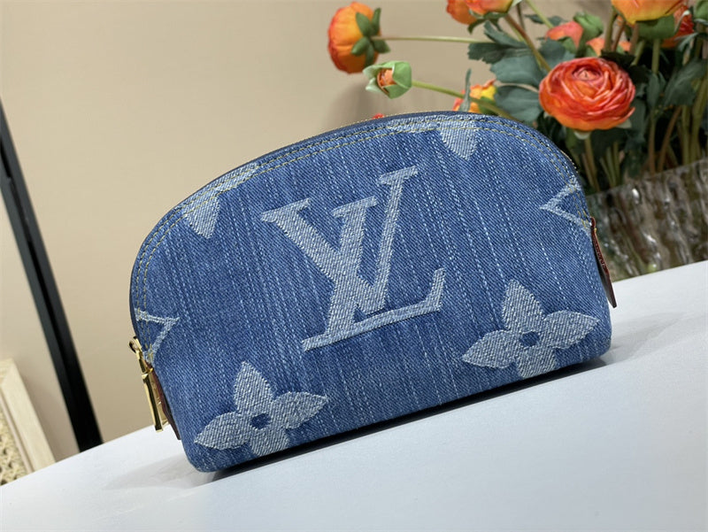 Understated top-handle bag front view