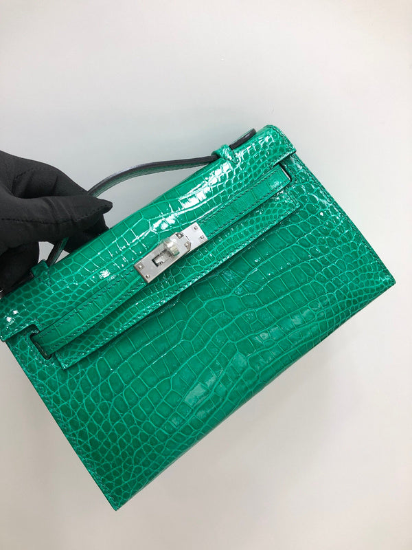 Side view of smart structured handbag