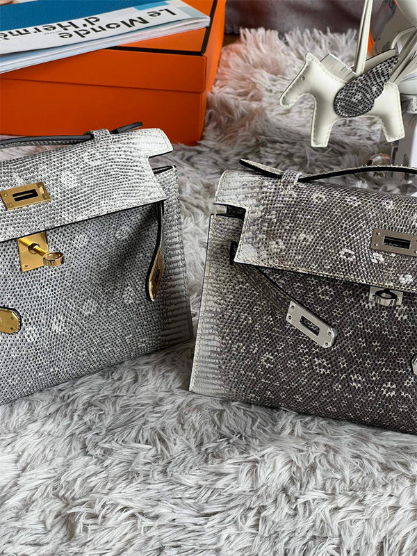  carryall bag interior and compartment view 9