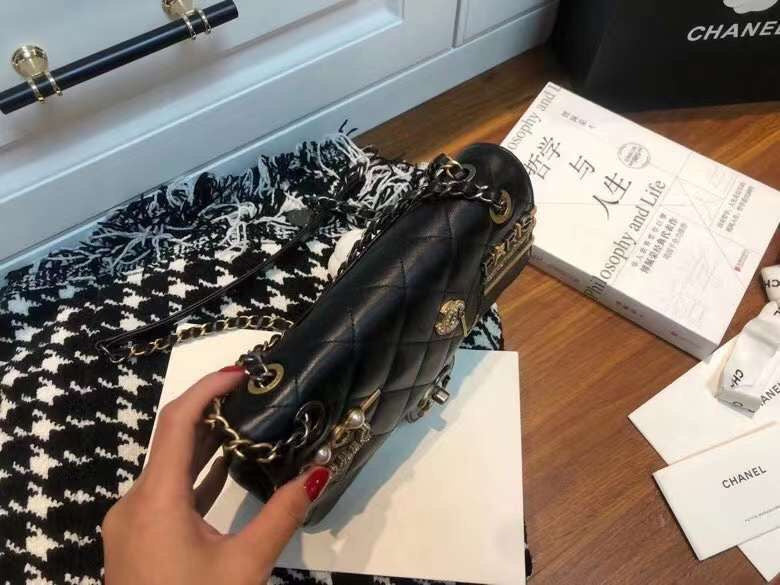  women's handbag, mid design, view 3