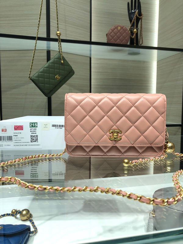  women's handbag, mid design, view 1