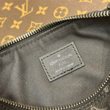  signature tote bag detail view showing craftsmanship 8