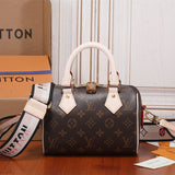  Graceful shopper bag carried on shoulder 16