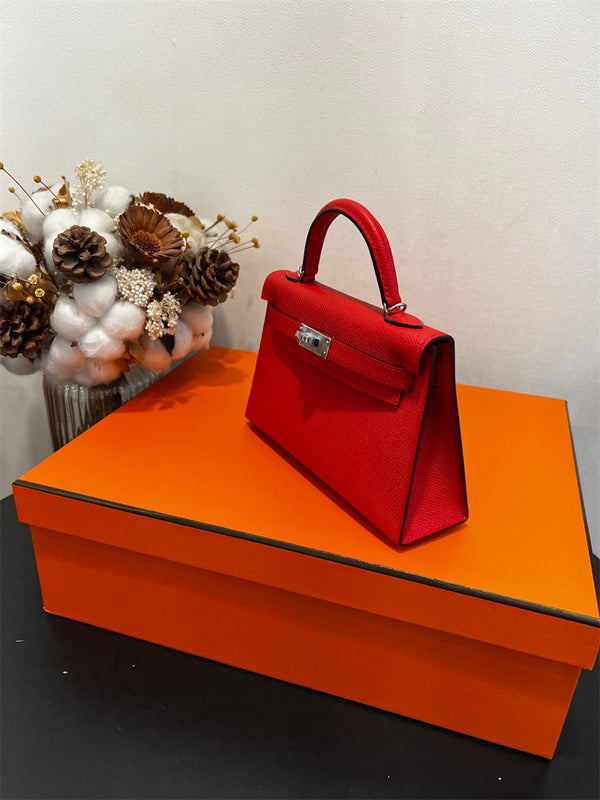Everyday-Ready bag shown from front angle