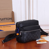  top-handle bag interior and compartment view