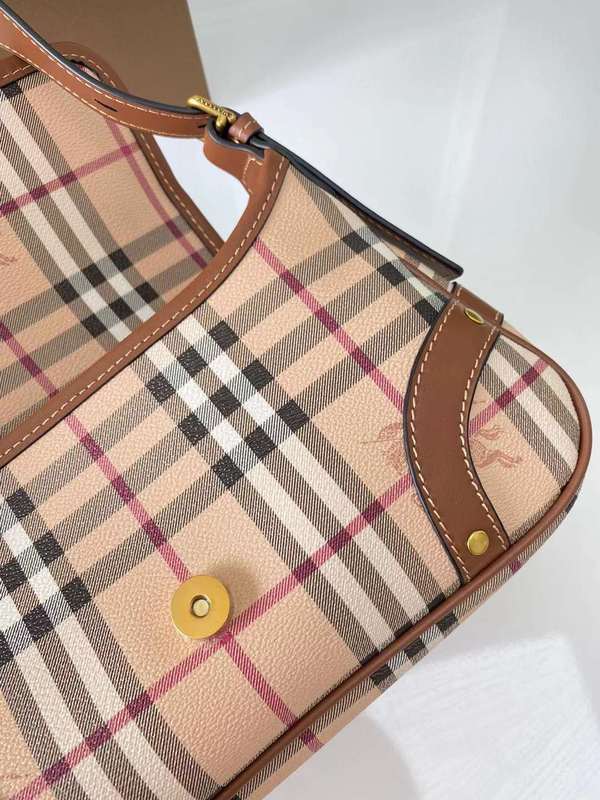 Ziva's Charm handbag – back view (one versatile size)