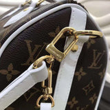 Handle and strap detail of refined elevated women's handbag – women's luxury handbag