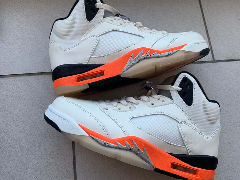 Nike Men's & Women's Iconic Street Trainers — Style 179 back view