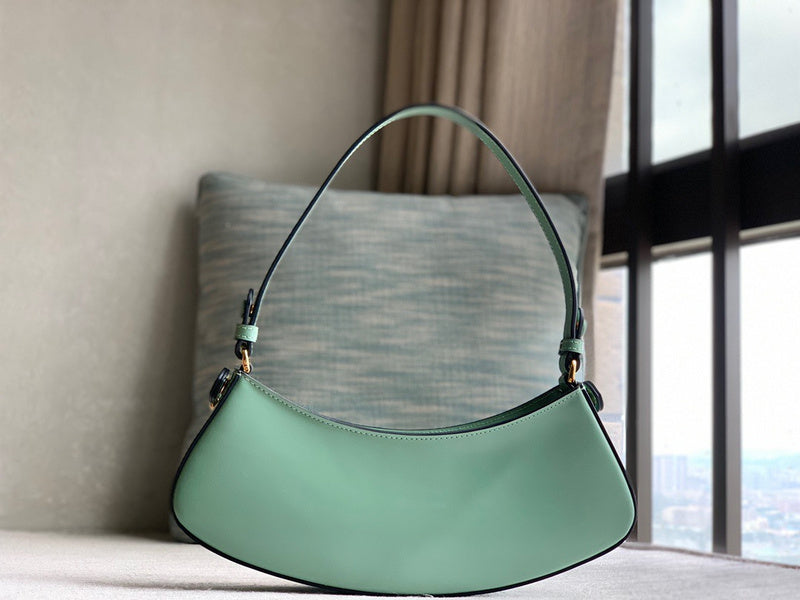 Ziva's Charm handbag – carry view (32cm*11cm*5cm)