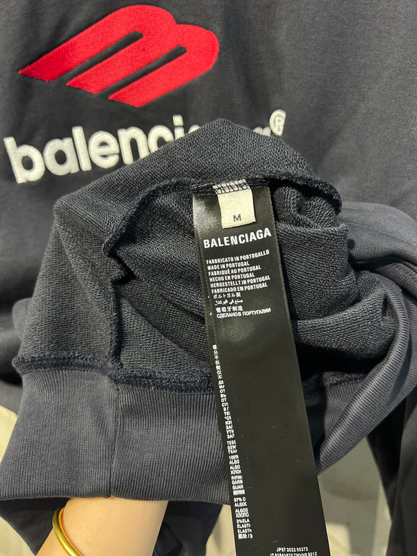 Texture and finish detail of Balenciaga luxury piece style No.079