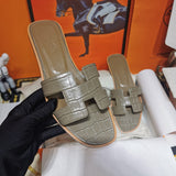 Hermes sandals Style 110 - side profile detail