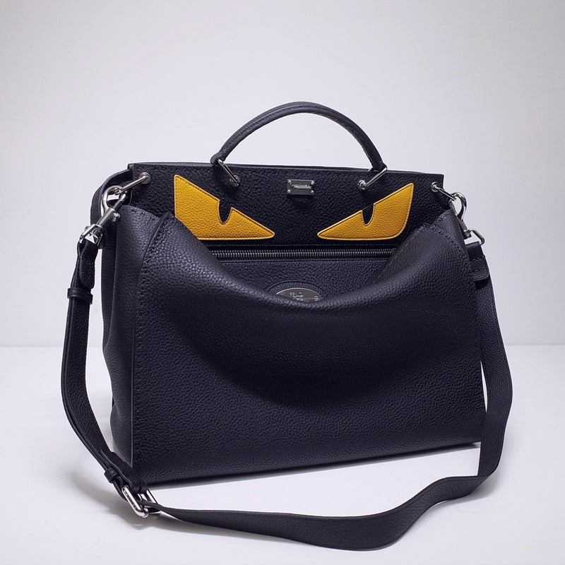 Ziva's Charm handbag – detail view (38cm*16cm*33cm)