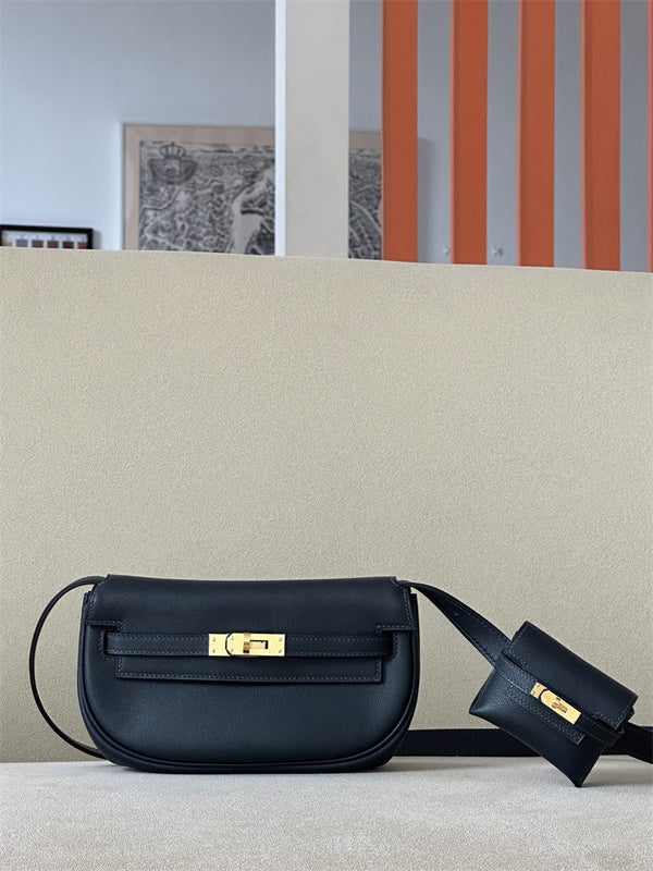 Effortless handbag styled for everyday wear