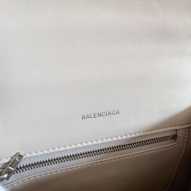Zivas Charm Understated Luxury Premium Handbag (Premium Everyday Carry) – Side Profile