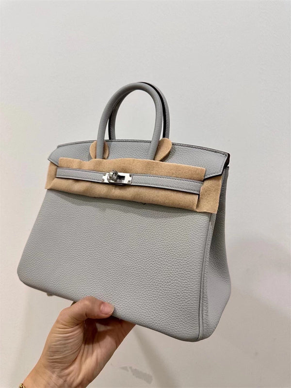  Polished shoulder bag front view 25