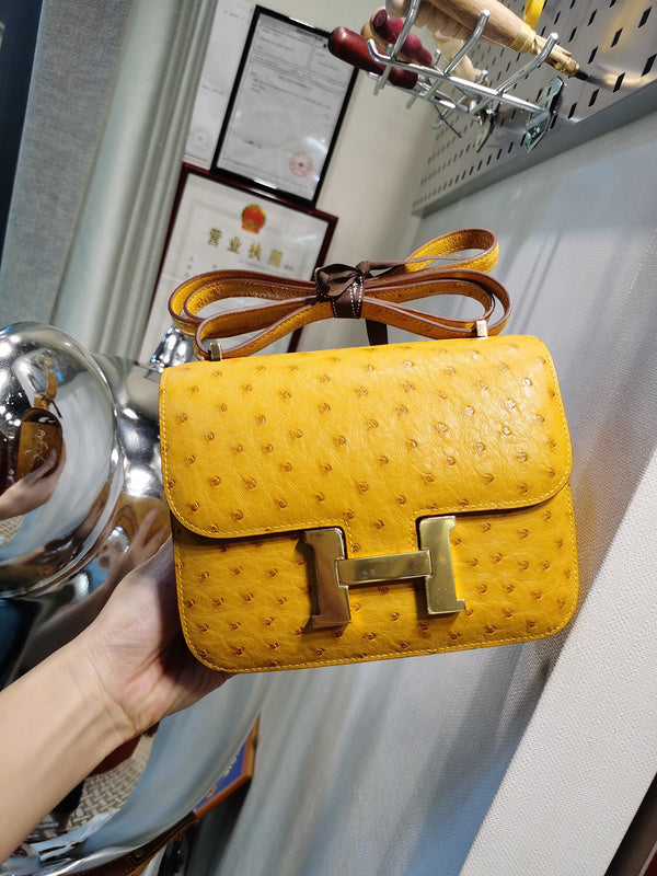 Considered handbag styled for everyday wear