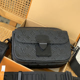  signature everyday bag styled with outfit 18