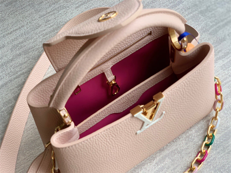  structured bag interior and compartment view 21