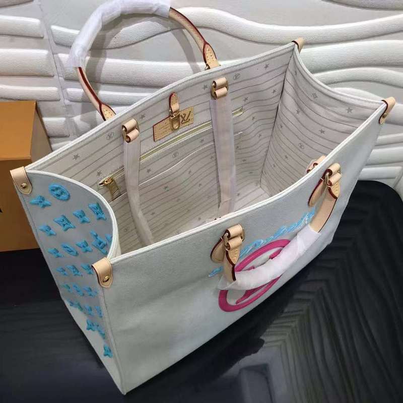 Front view of everyday-luxe polished women's handbag – women's statement bag