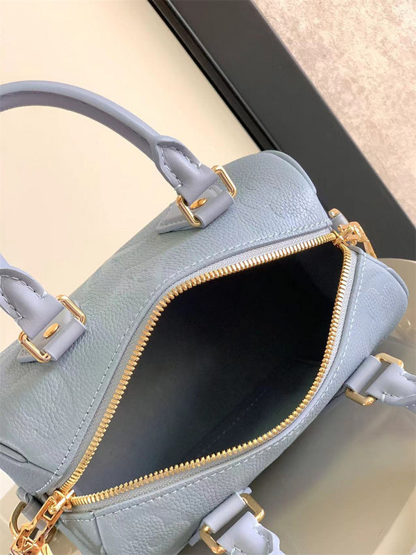  crossbody bag interior and compartment view 9