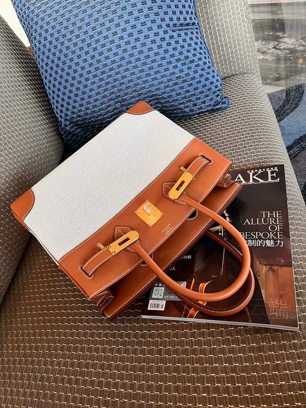 Streamlined handbag styled for everyday wear