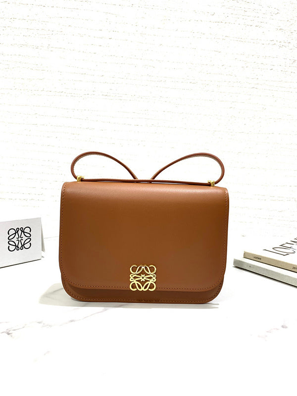 Ziva's Charm handbag – full view (19cm*6cm*13.5cm)