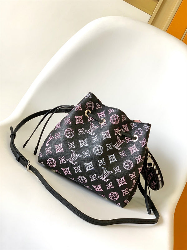  structured bag interior and compartment view