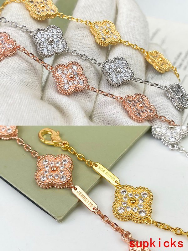 Close-up detail view of Van Cleef & Arpels unisex jewelry piece