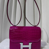 Streamlined bag women's premium everyday handbag