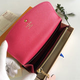  Everyday structured bag carried on shoulder