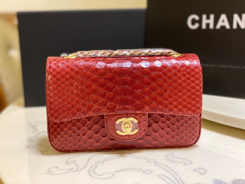  mid purse view 1